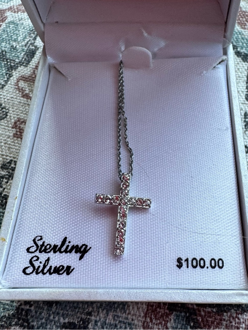 Diamonluxe Cross Pendant Sterling Silver Necklace 9”